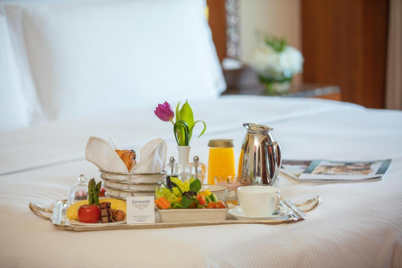 Jumeirah Messilah Beach Kuwait Кувейт Екстериор снимка Room service