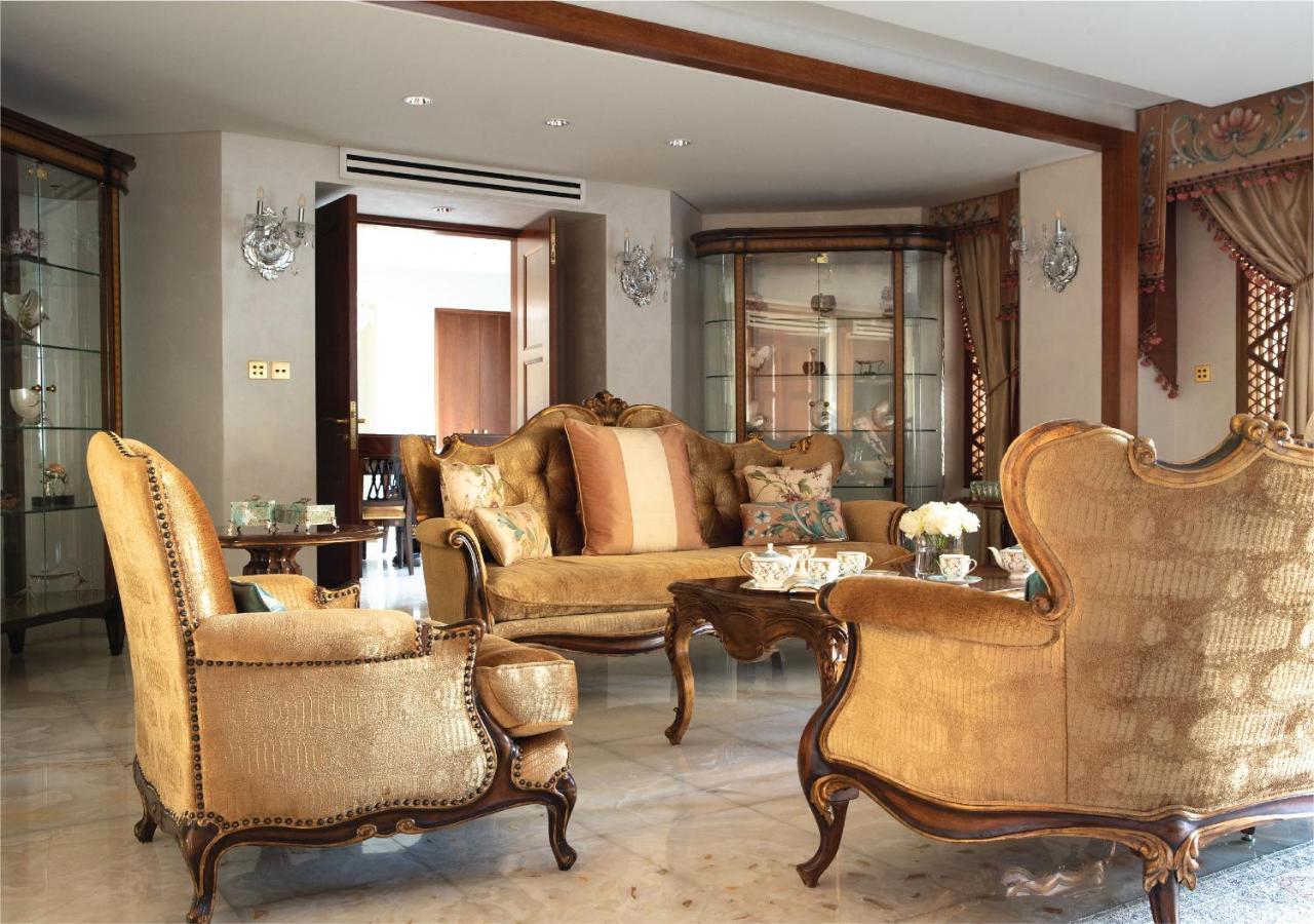 Jumeirah Messilah Beach Kuwait Кувейт Екстериор снимка A living room in a luxury home