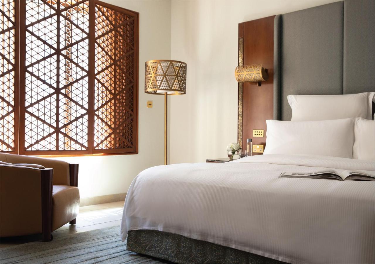 Jumeirah Messilah Beach Kuwait Кувейт Екстериор снимка A guest room at the Ritz-Carlton, DIFC