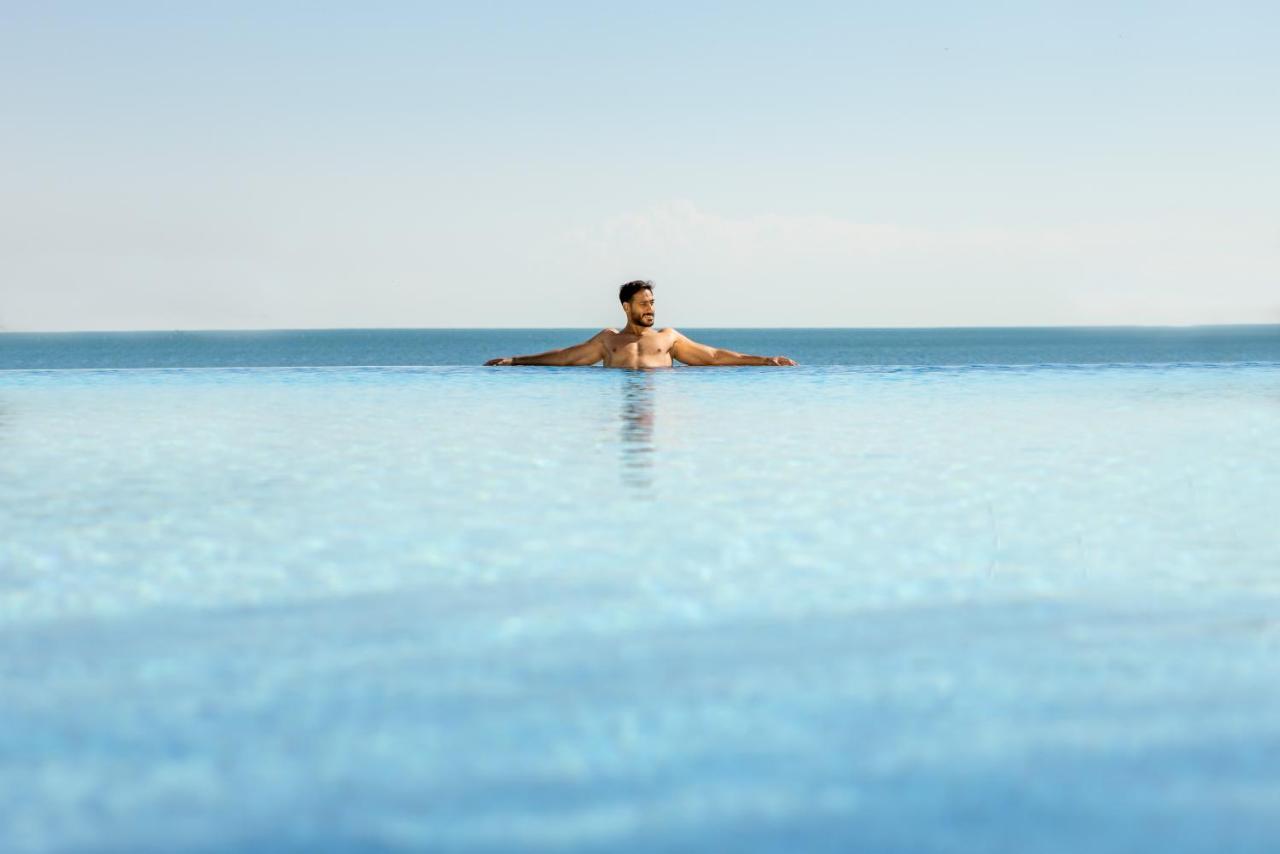 Jumeirah Messilah Beach Kuwait Кувейт Екстериор снимка Infinity pool